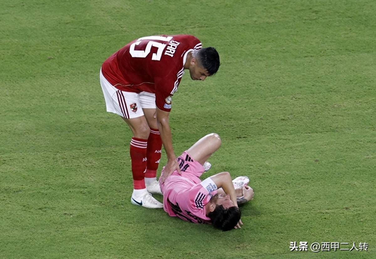梅西在塞尔维亚队比赛中战术调整，持续失利引发热议！